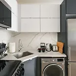 78-3C Newly Renovated 1Br Wd Walk 2 Central Park